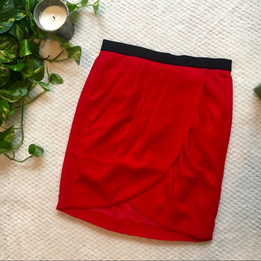 BOGO🍾 • BANANA REPUBLIC red pleated skirt